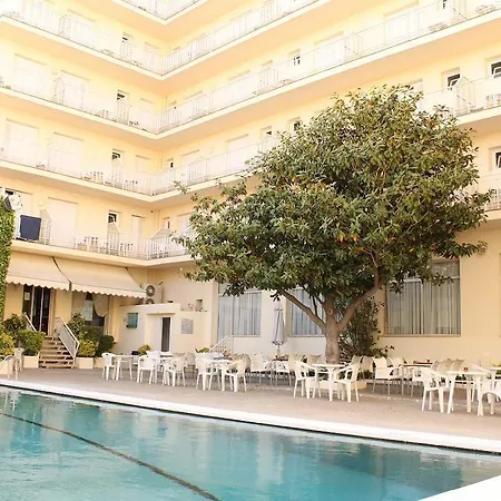 فندق Checkin Pineda 3*