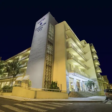 ホテル Checkin Pineda 3*