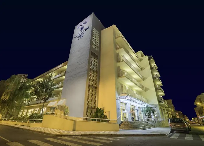 Otel Checkin Pineda 3*