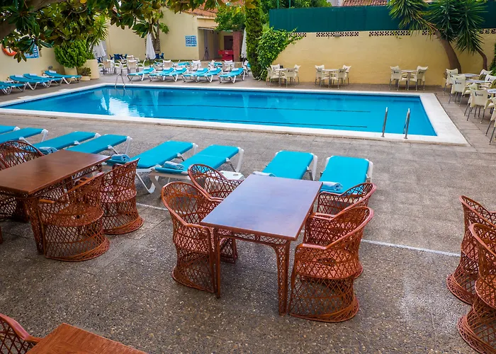 Otel Checkin Pineda