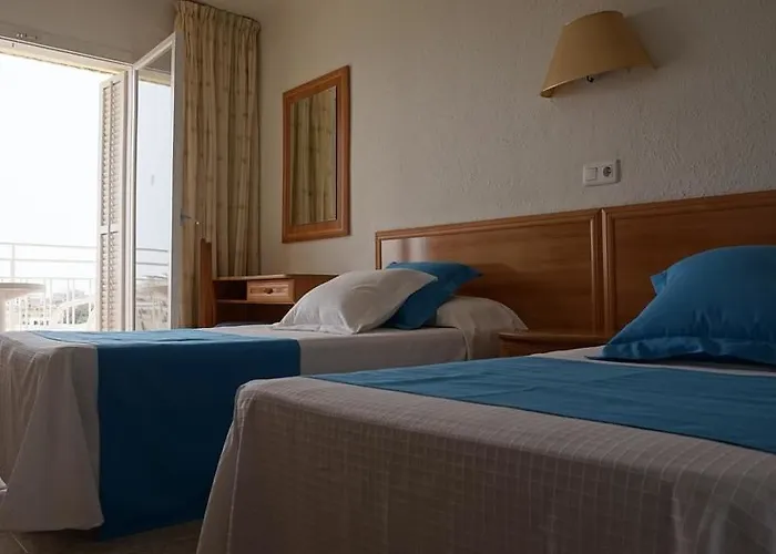 Otel Checkin Pineda 3*